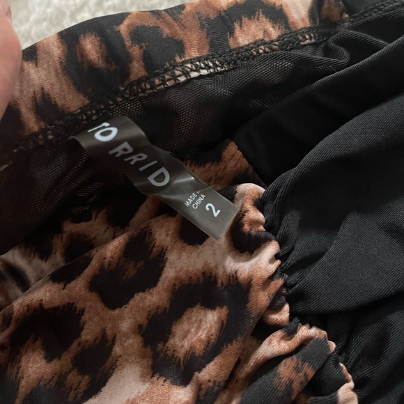 Torrid 2 piece Leopard swimsuit - Picture 3 of 3